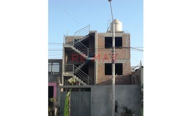 1159047 Se Vende Casa De 3 Piso En Puente Piedra