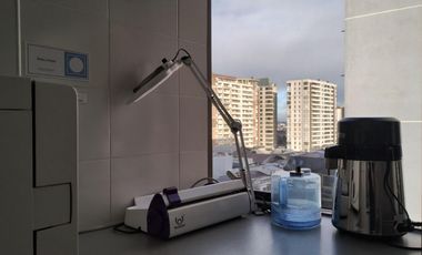 Se vende cómoda y luminosa oficina. Clínica Dental en Edificio Sinergia, Temuco. Orientación Norponiente.