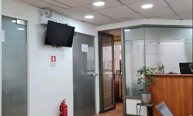 Se vende cómoda y luminosa oficina. Clínica Dental en Edificio Sinergia, Temuco. Orientación Norponiente.