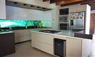 VENTA | CASA | LA ENCATADA DE VILLA | TERRAZA, JARDÍN Y PÍSCINA | 5 DORMITORIOS | 4.5 BAÑOS | 1 BUNGALOW