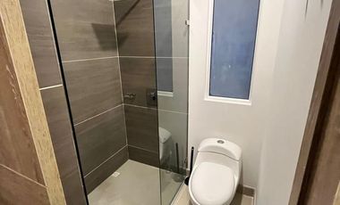 APARTAMENTO EN PLAYA SALGUERO – VISTA SOÑADA AL MAR, CIUDAD Y SIERRA NEVADA