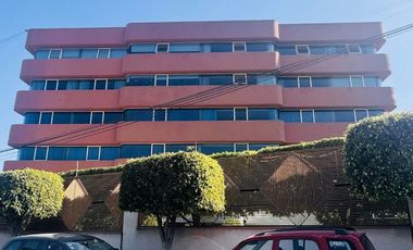 Amplio departamento en renta con vista panorámica en Santa Cruz del Monte