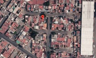 VENTA DE CASA EN CALLE ATENEA LAS ROSAS TLANEPANTLA EDOMEX