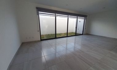 Casa en Lomas del Marqués, Querétaro. Excelente ubicación.