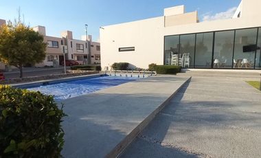 Casa en Lomas del Marqués, Querétaro. Excelente ubicación.