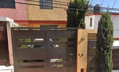 VENTA DE CASA EN CALLE PEÑON GRANDE LOMAS DE VALLE DORADO TLANEPANTLA EDOMEX