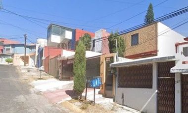VENTA DE CASA EN CALLE PEÑON GRANDE LOMAS DE VALLE DORADO TLANEPANTLA EDOMEX