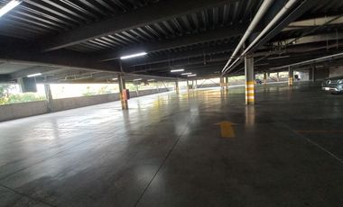 Local comercial en La Reseva, El Campanario, Querétaro.