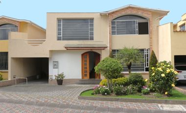 CASA EN VENTA SECTOR PLAYA CHICA - VALLE DE LOS CHILLOS A 3 MINUTOS DE SAN LUIS SHOPPING. UBICACIÓN PRIVILEGIADA, ALTA PLUSVALÍA  CONJUNTO EXCLUSIVO