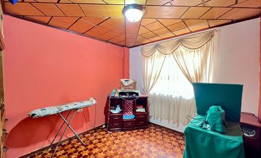 Se vende casa en Azogues, frente al colegio Luis C