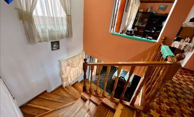 Se vende casa en Azogues, frente al colegio Luis C