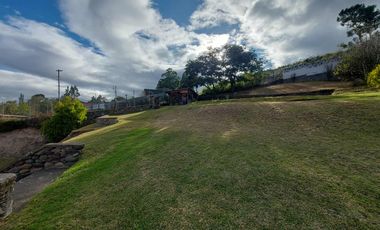 Terreno industrial de venta con frente (44 m) a la panamericana norte. construcción amplia. ideal para industria