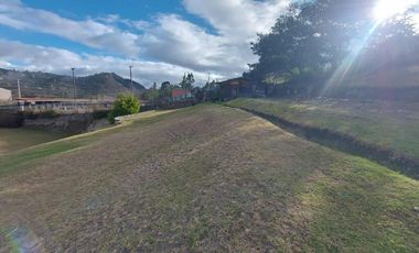 Terreno industrial de venta con frente (44 m) a la panamericana norte. construcción amplia. ideal para industria