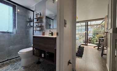 Se vende espacioso Departamento 1D + 1B + Estacionamiento y bodega. Providencia