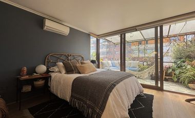 Se vende espacioso Departamento 1D + 1B + Estacionamiento y bodega. Providencia