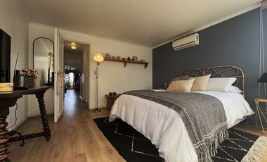 Se vende espacioso Departamento 1D + 1B + Estacionamiento y bodega. Providencia