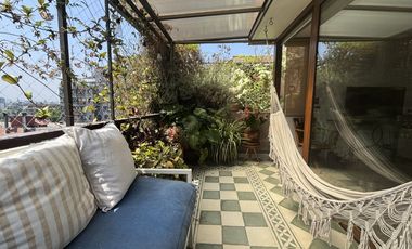 Se vende espacioso Departamento 1D + 1B + Estacionamiento y bodega. Providencia