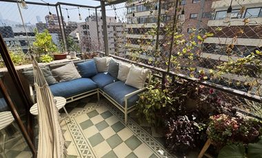 Se vende espacioso Departamento 1D + 1B + Estacionamiento y bodega. Providencia