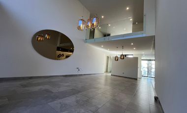 Casa con 4 Recamaras y Terraza Techada