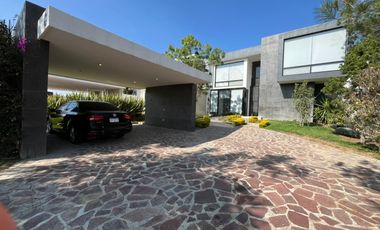 Casa con 4 Recamaras y Terraza Techada