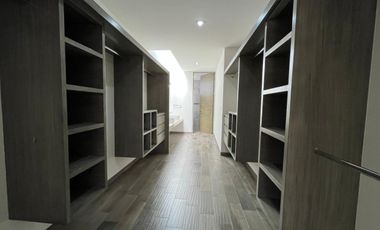 Casa con 4 Recamaras y Terraza Techada