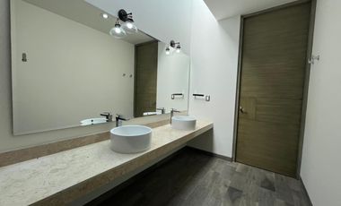 Casa con 4 Recamaras y Terraza Techada