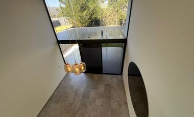 Casa con 4 Recamaras y Terraza Techada