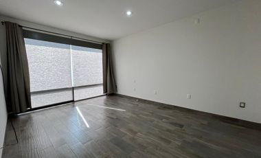 Casa con 4 Recamaras y Terraza Techada