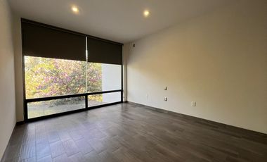 Casa con 4 Recamaras y Terraza Techada