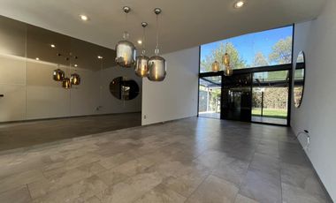 Casa con 4 Recamaras y Terraza Techada