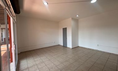 LOCAL EN RENTA EN PLAZA COMERCIAL DENTRO DE VILLAS DEL CAMPO, CALIMAYA