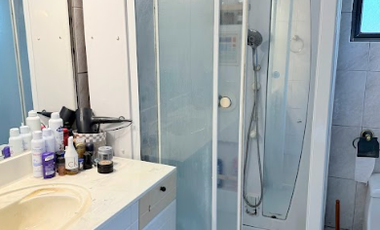 Preciosa Casa En Calle Tranquila En Las Condes