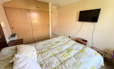 Preciosa Casa En Calle Tranquila En Las Condes