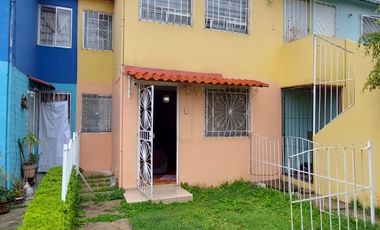 VENDO CASA DUPLEX PLANTA BAJA
