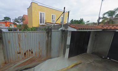 ESTA CASA SE ENCUENTRA EN EXCELENTE ESTADO Y EN OPORTUNIDAD DE  INVERSION, NO SE ACEPTAN CREDITOS,UBICADA EN PRIVADA ACACIAS 13	BUGAMBILIAS	JIUTEPEC	M