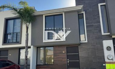 CASA EN RENTA EN CUAUTLANCINGO DE 3 HABITACIONES CON HABITACION EN PLANTA BAJA