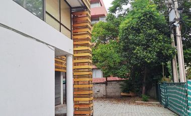 Estupenda Casa Comercial/Oficina, Suecia /C. Antúnez, 9 Privados, 10 Estacionamientos, A Pasos Metro Los Leones