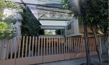 EDIFICIO Oficinas ADJUDICADO Y CON POSESION CERCA DE Bosque de Chapultepec, Santa Fe, Excelente Ubicación Sobre Av. Constituyentes, Edificio Oficinas