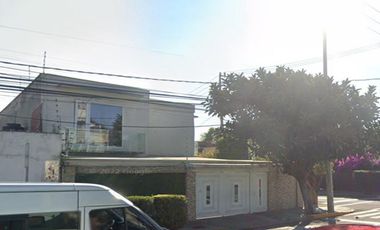 Casa en Remate – Excelente Ubicación  – Precio por Debajo de Mercado