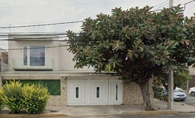 Casa en Remate – Excelente Ubicación  – Precio por Debajo de Mercado