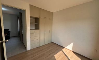 Departamento Semiamueblado en Renta – Cañadas del Bosque, Tres Marías  ¡Ubicación inmejorable! A un lado hospitales IMSS, ISSSTE, Infantil y Civil