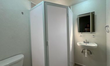 Departamento Semiamueblado en Renta – Cañadas del Bosque, Tres Marías  ¡Ubicación inmejorable! A un lado hospitales IMSS, ISSSTE, Infantil y Civil