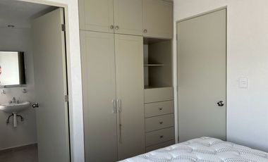 Departamento Semiamueblado en Renta – Cañadas del Bosque, Tres Marías  ¡Ubicación inmejorable! A un lado hospitales IMSS, ISSSTE, Infantil y Civil