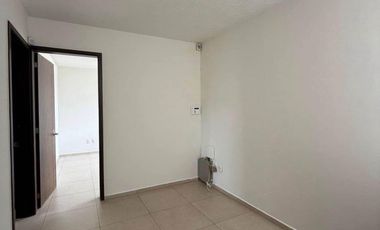 CASA EN RENTA EN ALTOZANO