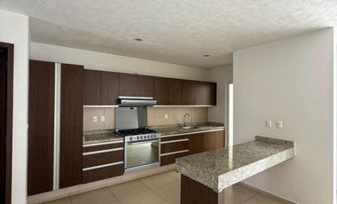 CASA EN RENTA EN ALTOZANO