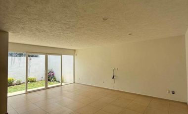 CASA EN RENTA EN ALTOZANO