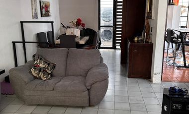 CASA EN RENTA EN ESQUINA COMERCIAL, COL. MODERNA