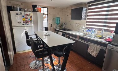 CASA EN RENTA EN ESQUINA COMERCIAL, COL. MODERNA