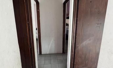 CASA EN RENTA EN ESQUINA COMERCIAL, COL. MODERNA