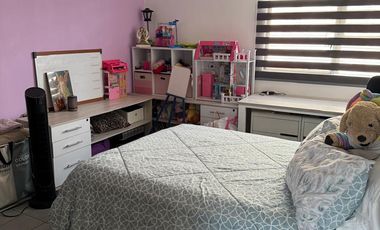 CASA EN RENTA EN ESQUINA COMERCIAL, COL. MODERNA